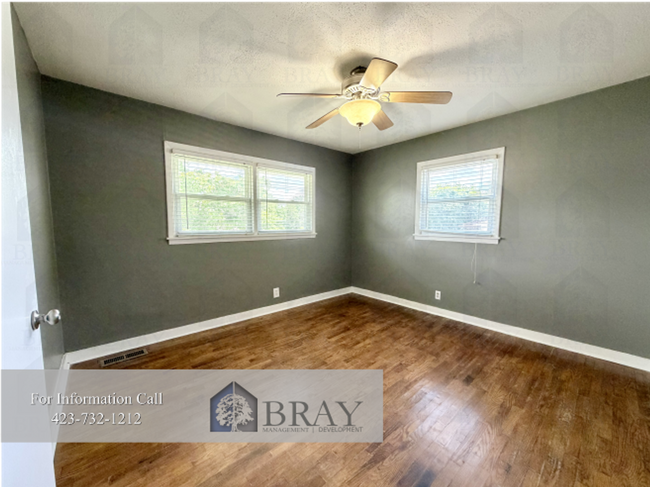 Building Photo - Centrally located renovated 2-Bedroom with Hardwood Floors -- Johnson City
