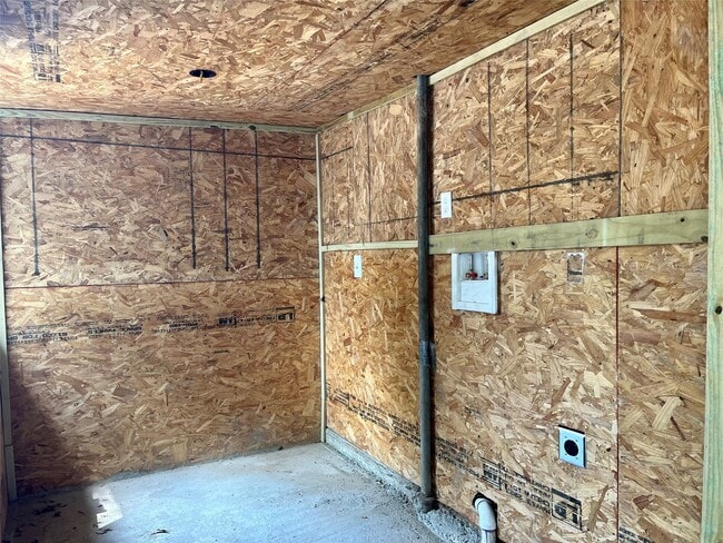 Building Photo - 8308 John St