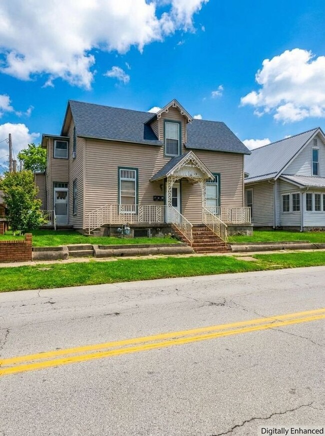 Building Photo - 113-117 E Wabash Ave