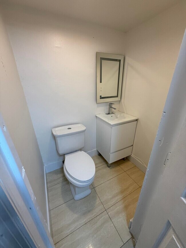 Building Photo - 2336 NW 35th St