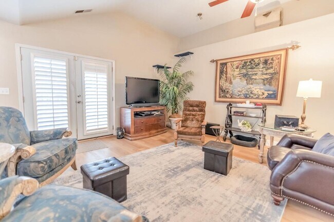 Building Photo - Beautiful Southside Los Banos Rental