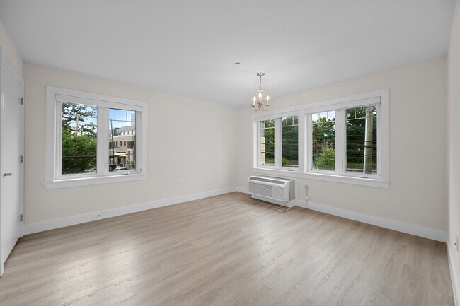 Corner-Unit MBR w Natural Light - 50 Six Calvert