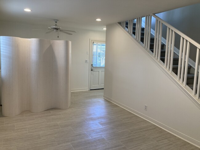 Downstairs area - 15102 La Maida St