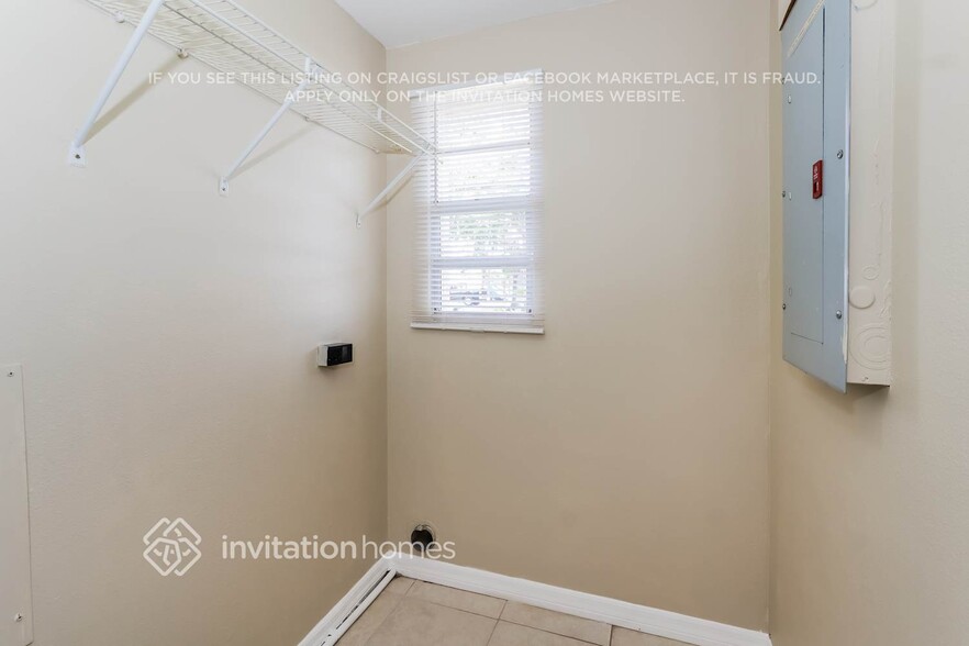 Building Photo - 6414 W Chelsea St