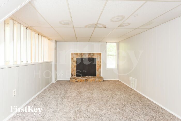 Building Photo - 6925 Smoke Ridge Dr