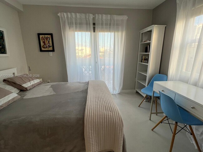 Building Photo - 227 Michigan Ave