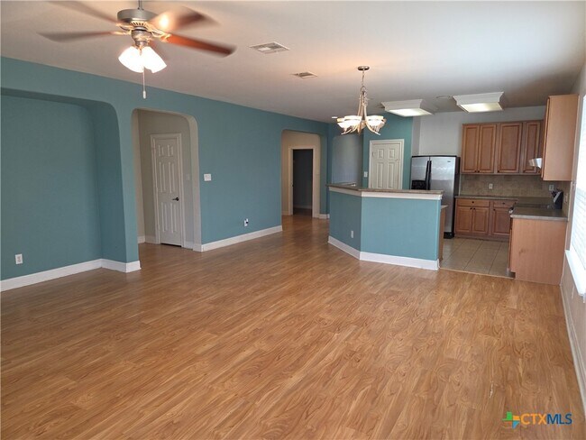 Building Photo - 716 Moon Shadow Ct