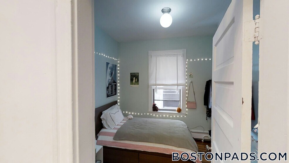 Building Photo - 200 Harvard St