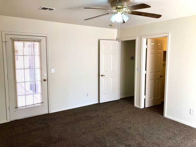 Building Photo - Beautiful 2 Bedroom, 2 bathroom Home in El Camino Village!