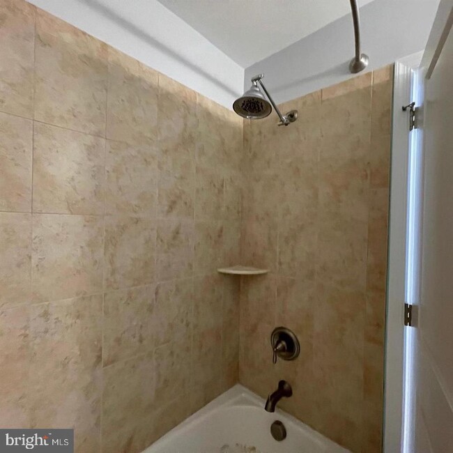 Building Photo - 129 Winterberry Way