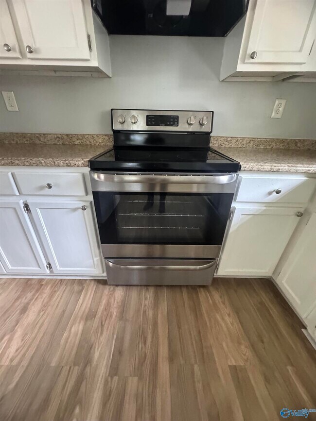 Building Photo - 3201 Delia Ln NW