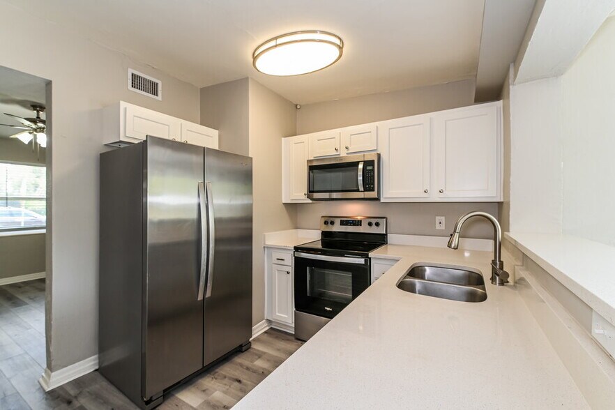 Building Photo - 1412 Brookhill Dr