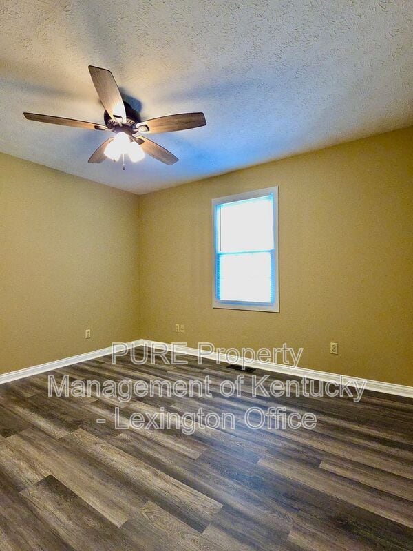 Building Photo - 1322 Lancaster Rd
