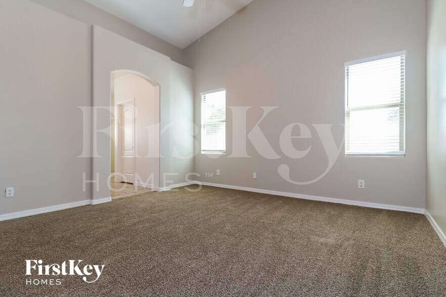 Building Photo - 24853 W Rosita Ave