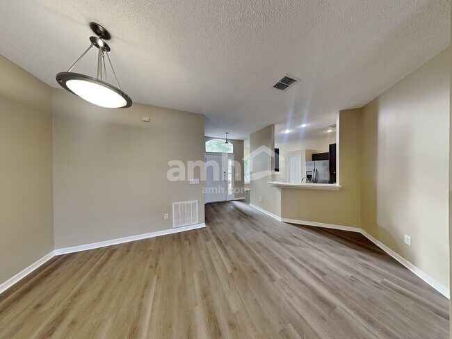 Building Photo - 4926 Waterside Pointe Cir