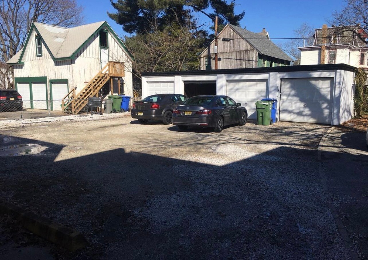 Building Photo - 420 Cinnaminson Ave