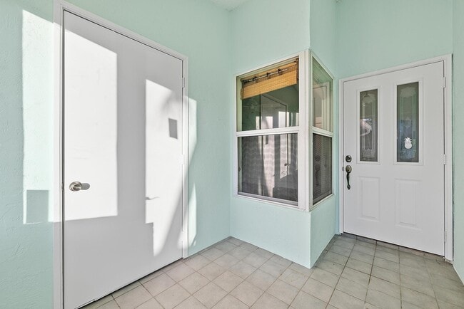 Building Photo - 10808 SE Sea Pines Cir