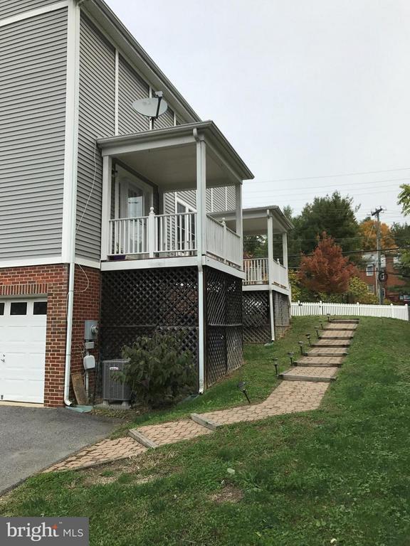 Building Photo - 2022 S Glebe Rd