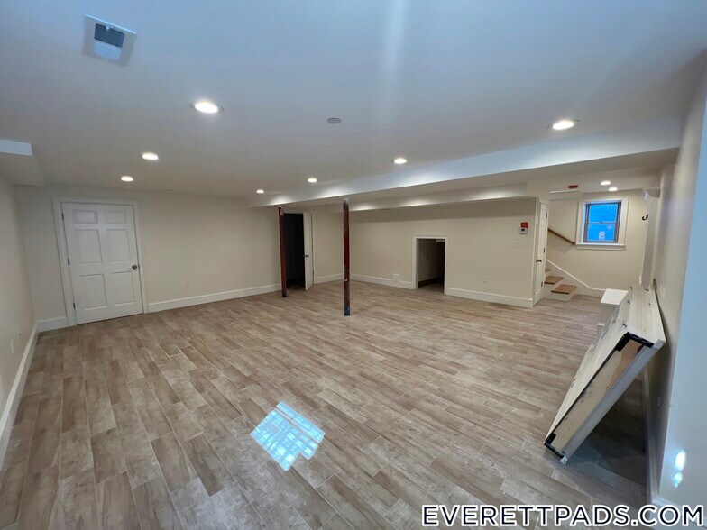 Building Photo - 74 Union St