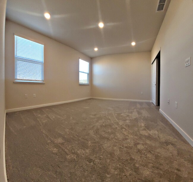 Master bedroom - 8008 Pasadena Dr