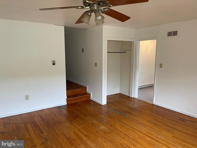 Building Photo - 1499 VALLEY