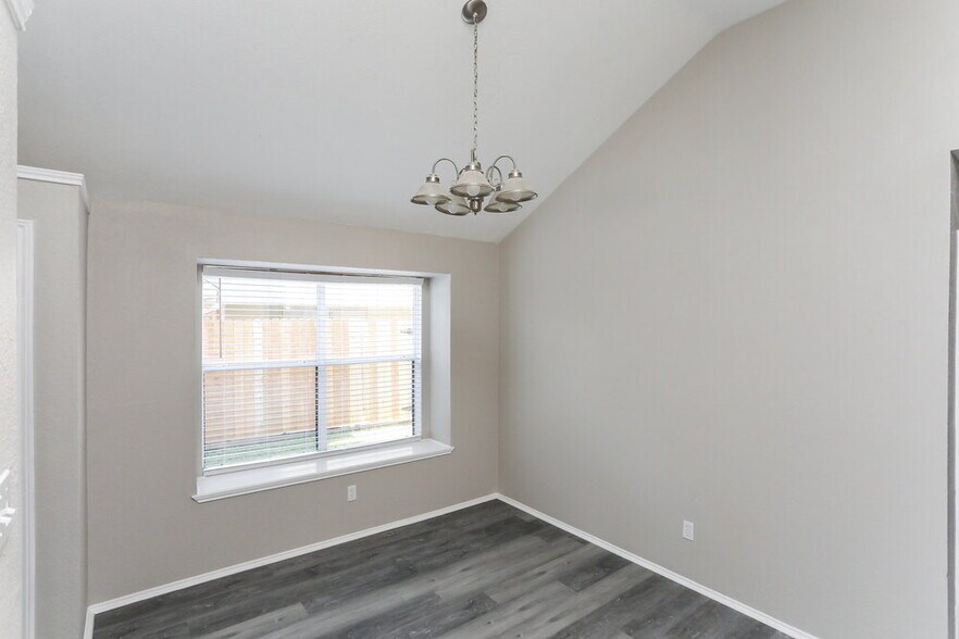 Building Photo - 1329 Planters Rd