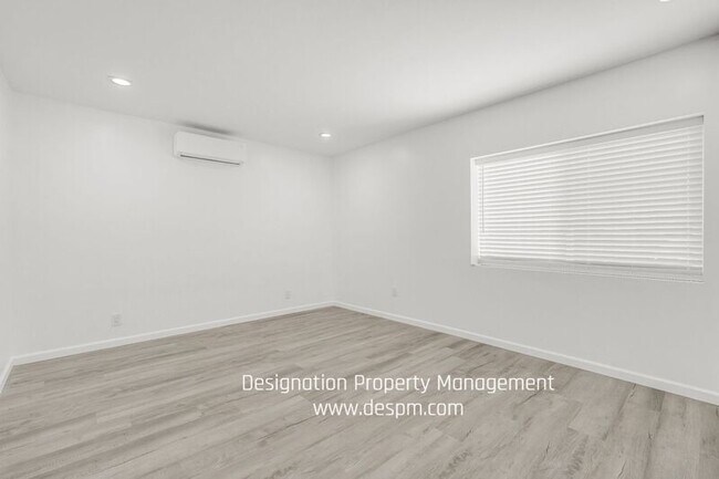 Building Photo - 3220 Casitas Ave