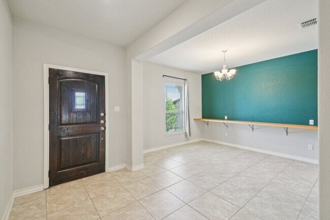Building Photo - 432 Sundance Way