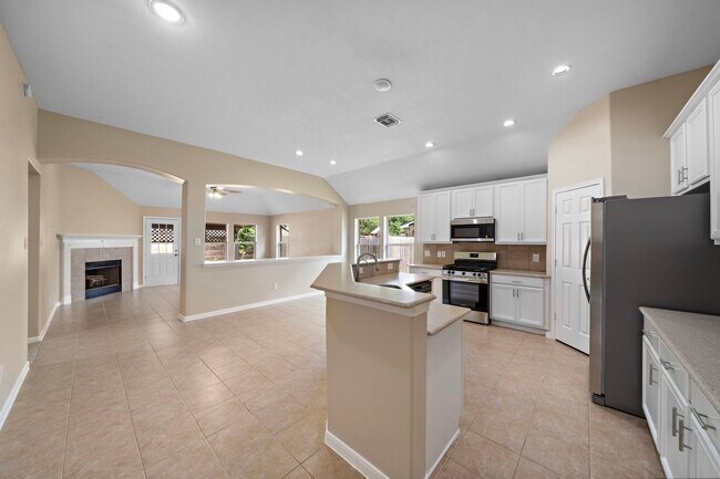Building Photo - 11403 Sandermeyer Dr