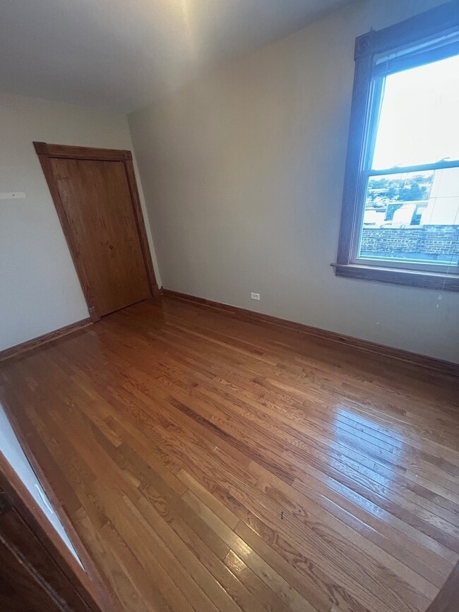 Building Photo - 3530 N Elston Ave