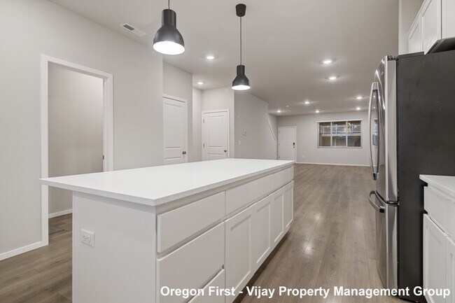 Building Photo - 15548 NW Linder St