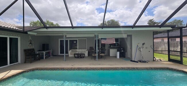 Building Photo - 288 NW 89th Ave