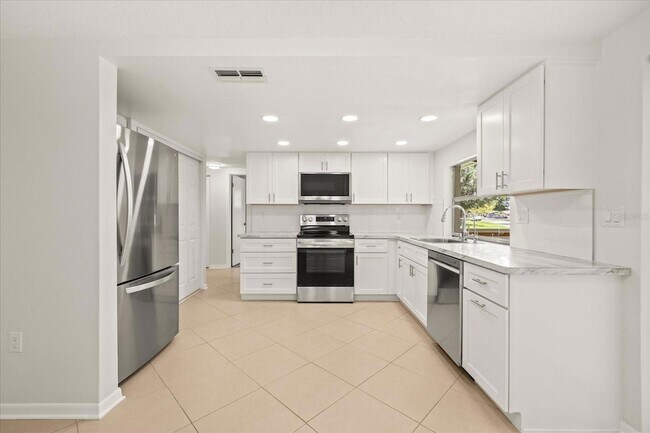 Building Photo - 7751 Cherrytree Ln