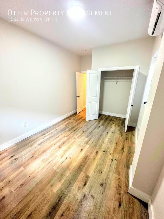 Building Photo - 1464 N Wilton St