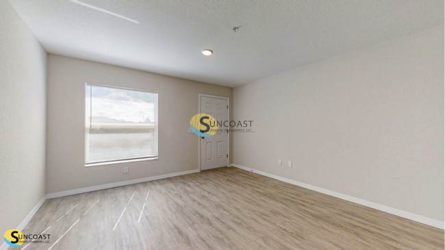 Building Photo - Move-in Ready! Gorgeous 1 Bed End Unit Apt...