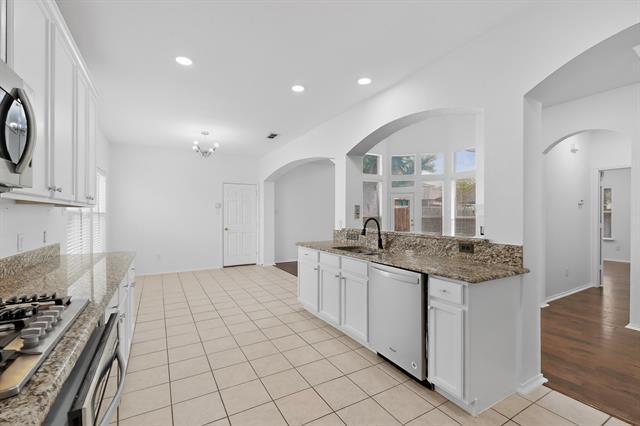 Building Photo - 2050 Ashbourne Dr