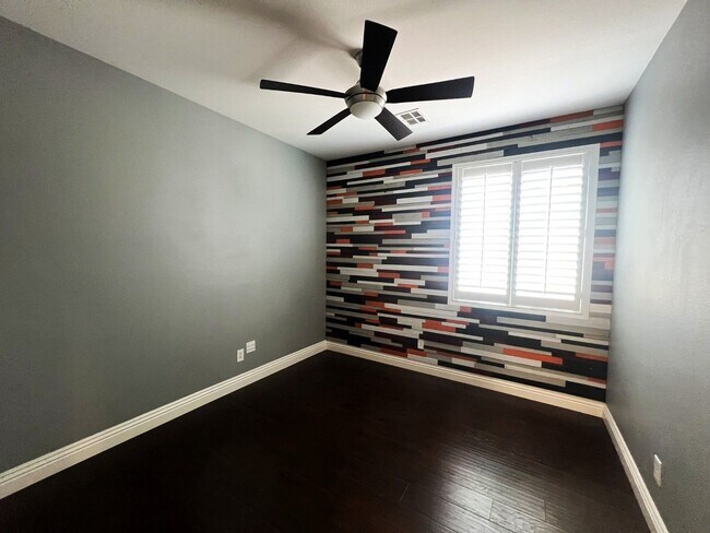Building Photo - 5923 Poplar Tree St