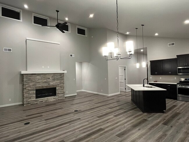 Building Photo - 1520 W Moselle Dr