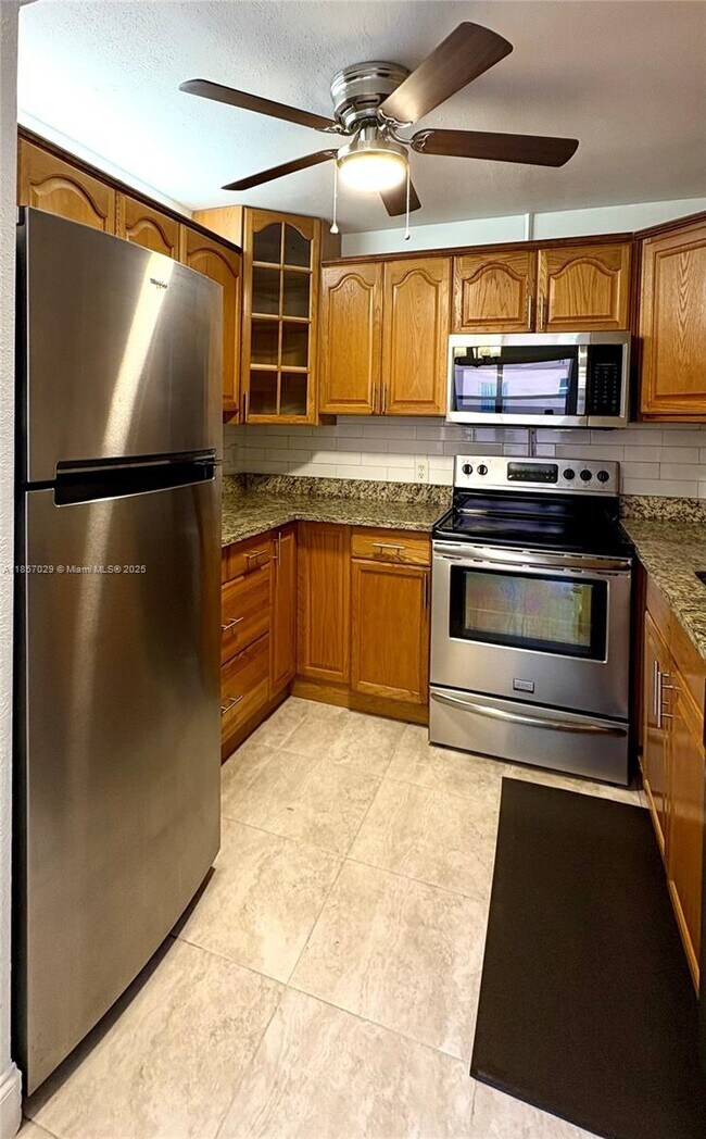 Building Photo - 535 Saxony Dr