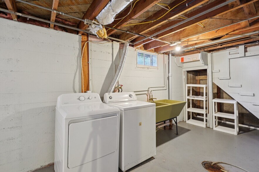 Building Photo - 1118 Lorraine Dr