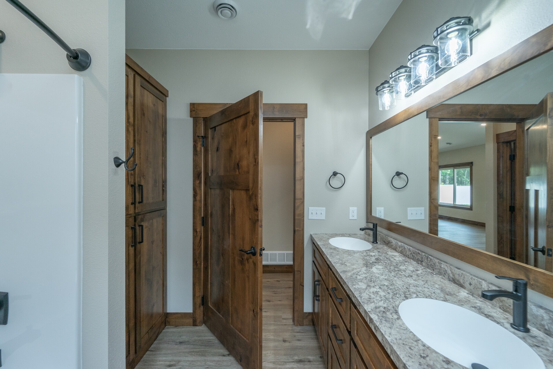 Building Photo - 11533 Forestview Dr S
