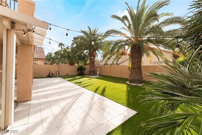 Building Photo - 299 Queen Creek Cir