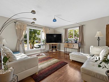 Building Photo - 3 bedroom, 2 bathroom 2,256 sqft home in a quiet Spearfish neighborhood!