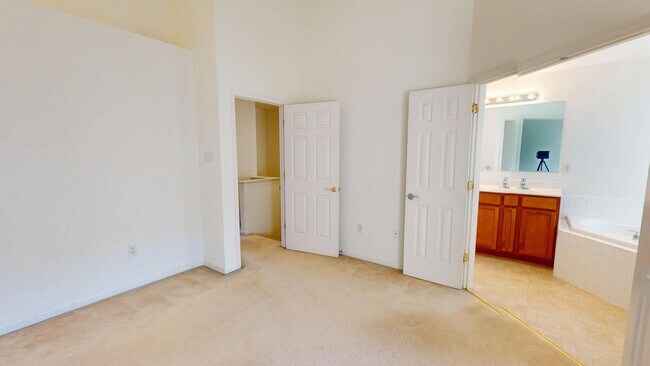 Building Photo - 2603 Lotuswood Ct