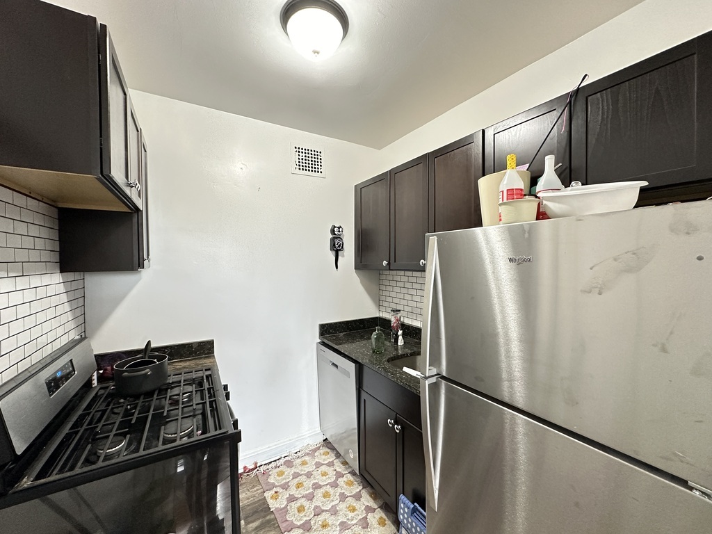 Building Photo - 1369 W Estes Ave