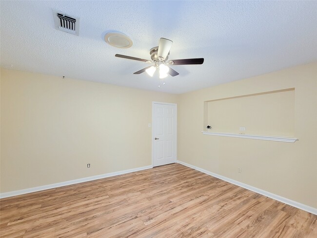 Building Photo - 12611 Dermott Dr