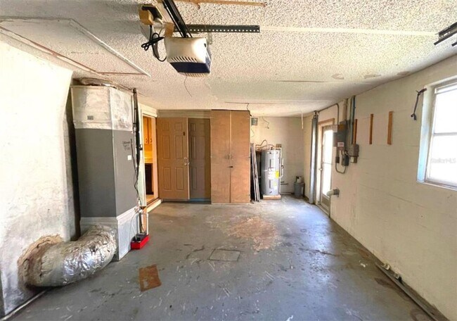 Building Photo - 7335 Ashwood Dr