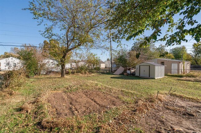 Building Photo - 317 E Key Blvd