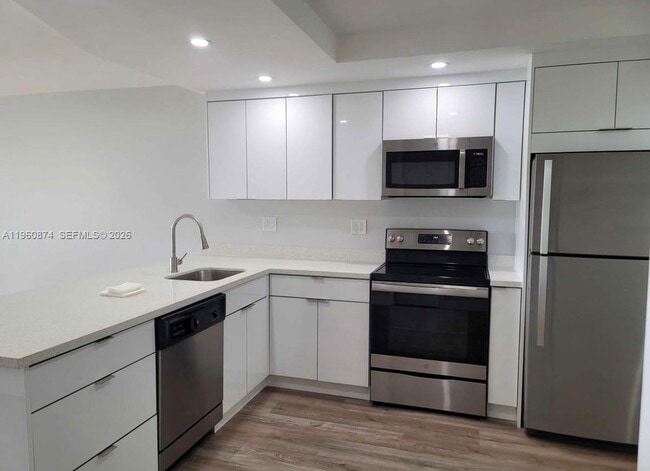 Building Photo - 1680 NE 191st St