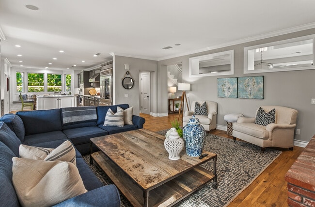 Building Photo - 13 Cape Danbury